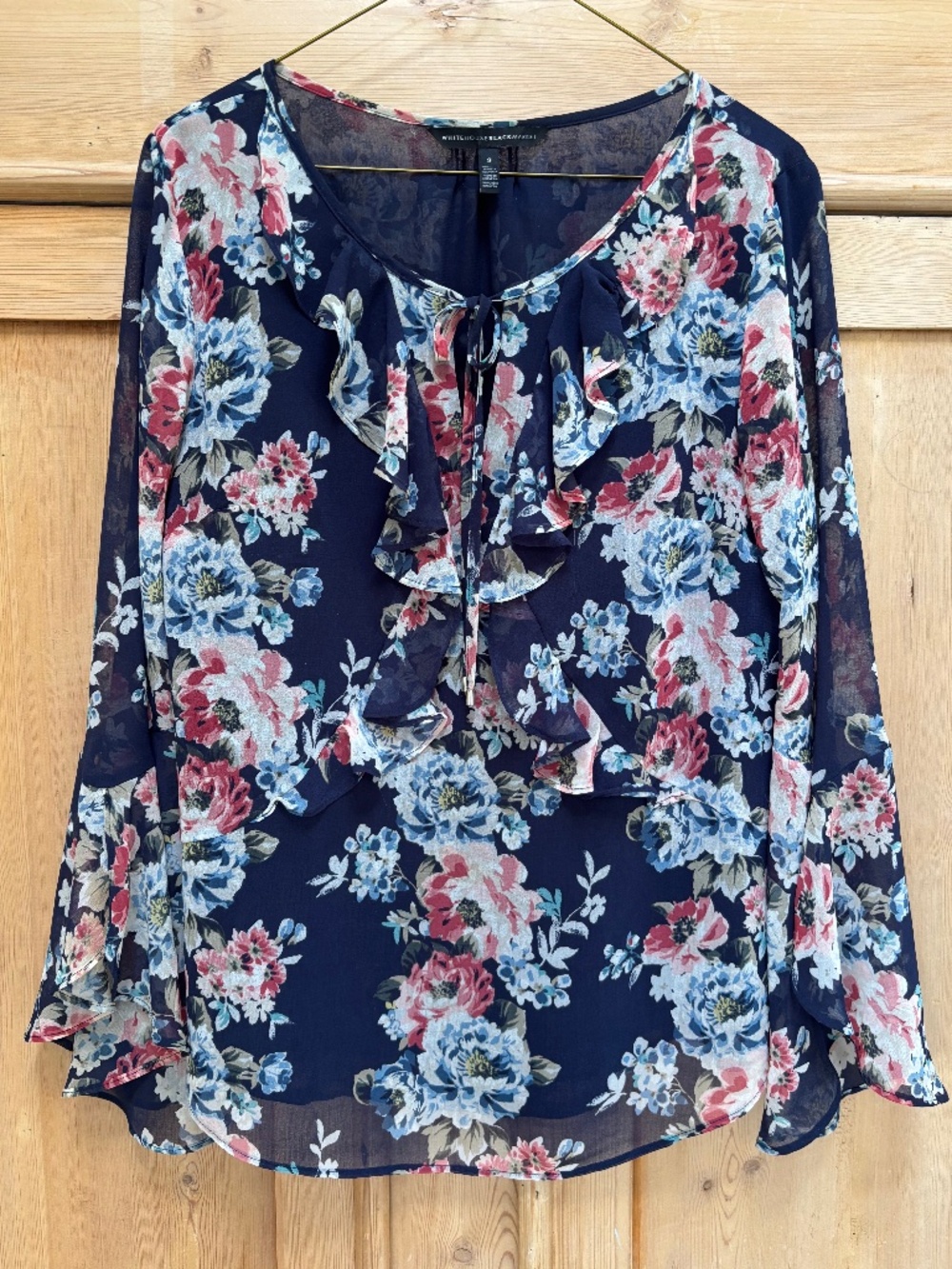 White House Black Market Blue Navy Floral Ruffle Blouse Size 8